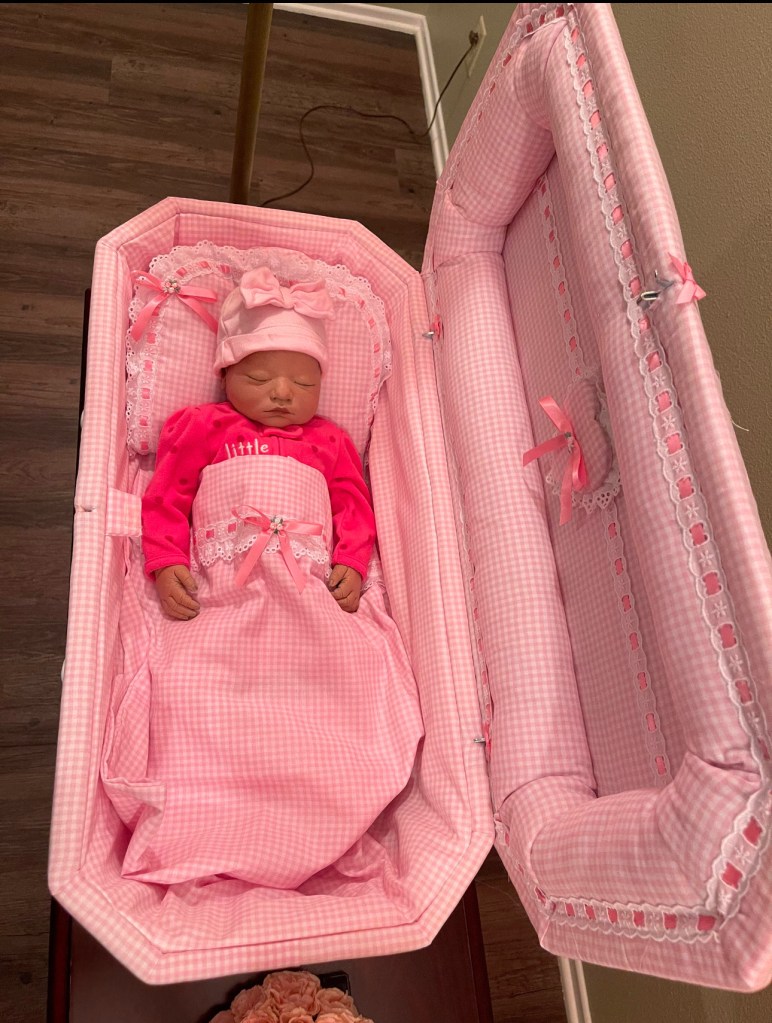 Nikoo Alice Izadseta